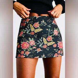 ❤️ Lulus Ismerie Black Floral Jacquard Mid-Rise Skort